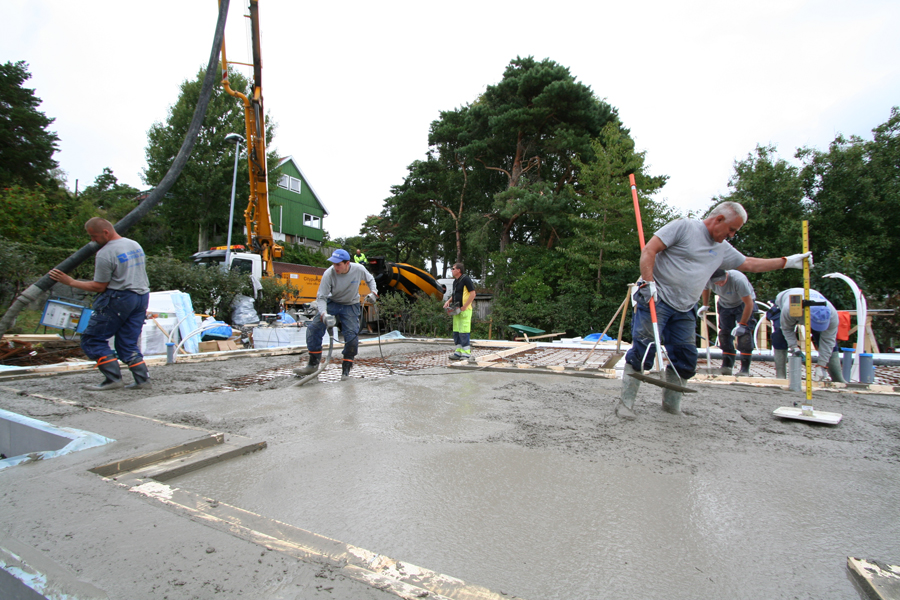 Gjutning av bottenplatta, Bckstrms Vg, Nset